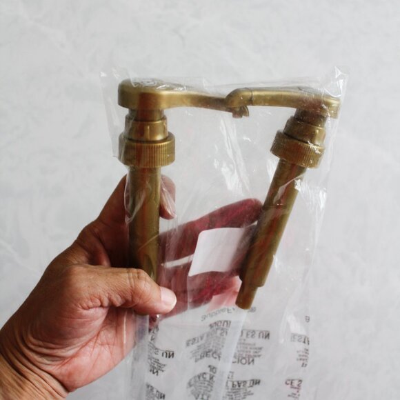 Torani / Da Vinci Syrup Pump - PAIR NEW - Picture 2 of 3